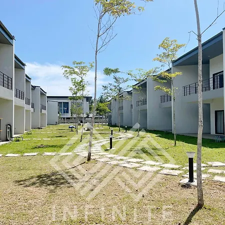 Roxy Sematan Beach Townhouse Deluxe , 1 & 2 Exterior photo