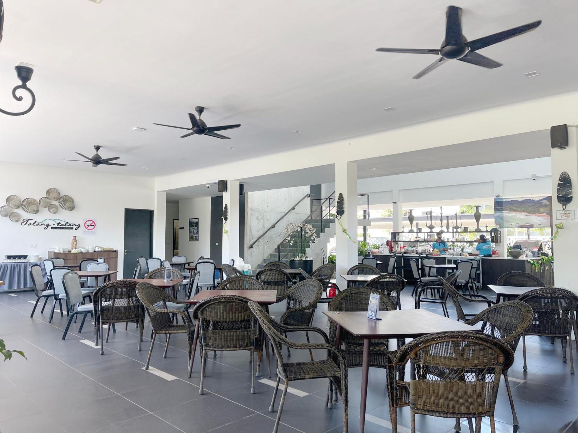Roxy Townhouse Deluxe , 1 & 2