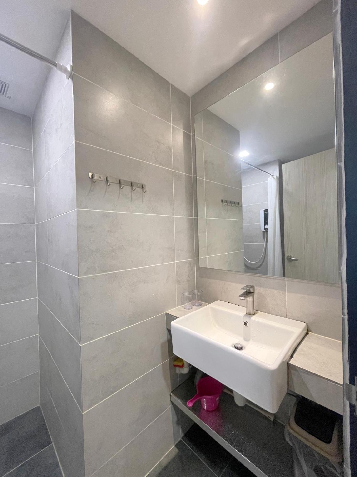 Roxy Townhouse Deluxe , 1 & 2 Holiday home Sematan